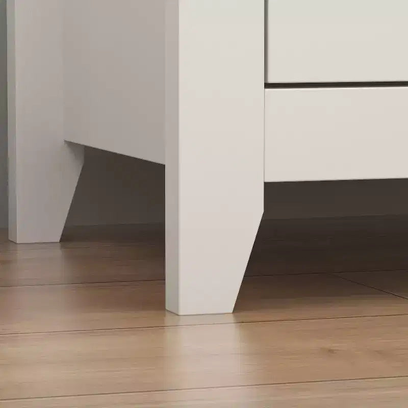 Comodino bianco con 2 cassetti e 1 ripiano aperto, tavolino dal design moderno