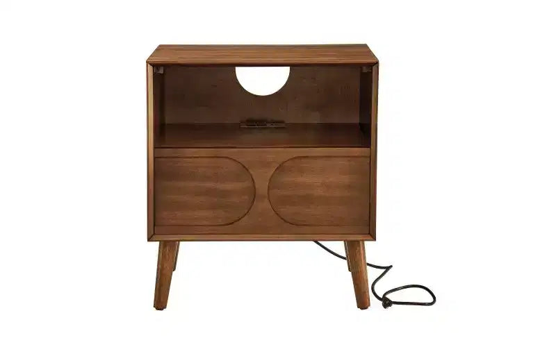 Comodino Mid-Century Modern con Prese di Corrente, Ripiano Aperto e Cassetto, Finitura Noce
