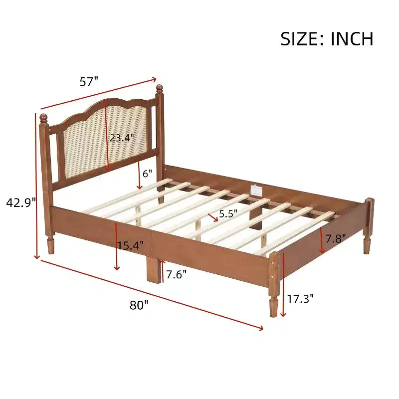 Letto a piattaforma matrimoniale in legno con testiera in rattan naturale e doghe in legno, noce