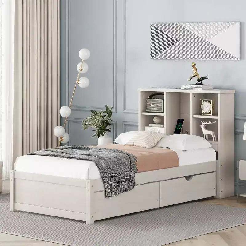 Letto Matrimoniale Moderno 87 Pollici con Testiera a Libreria, Porte USB Integrate e Due Cassetti, Finitura Bianca Decapata