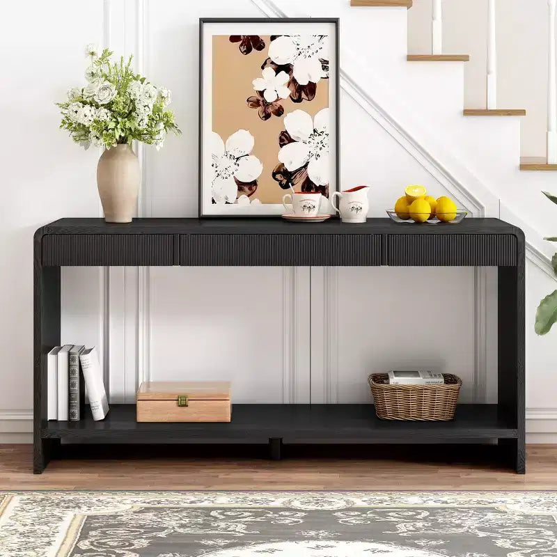 Consolle moderna da ingresso con 3 cassetti, doghe verticali e bordo arrotondato, larghezza 150 cm