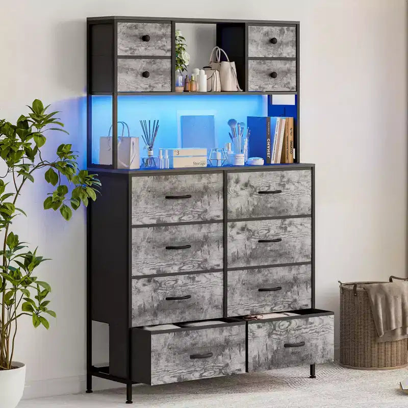 Cassettiera in tessuto a 12 cassetti con ripiani aperti, piano in legno e struttura in metallo per camera da letto