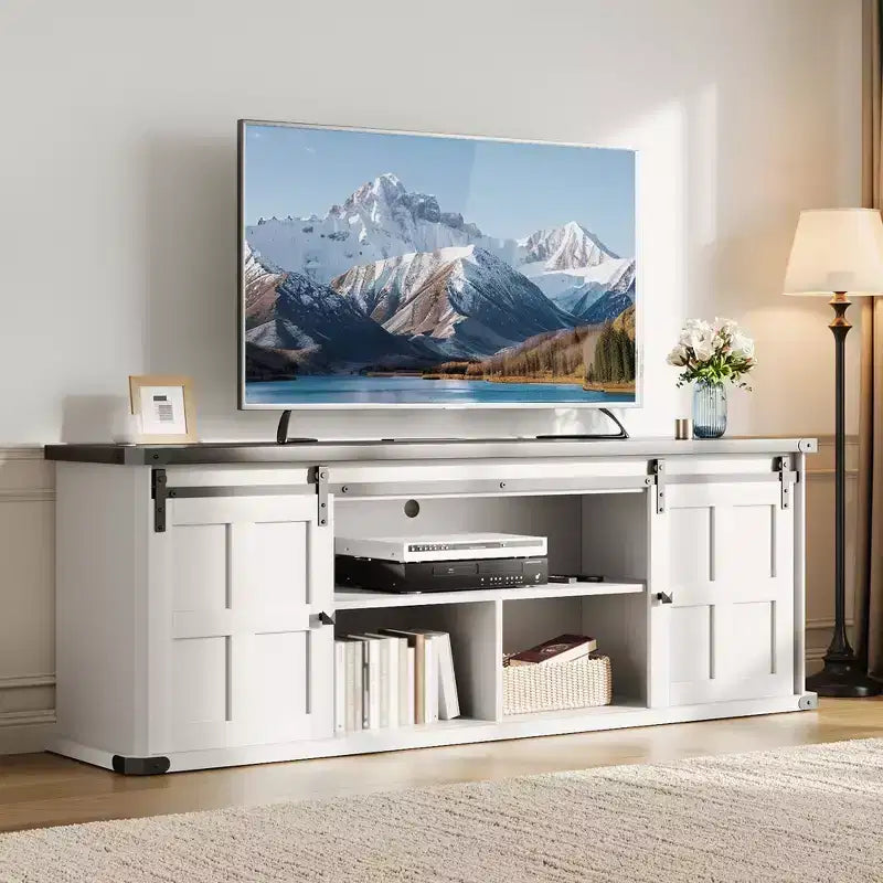 Mobile porta TV rustico per TV da 75 pollici con presa di corrente, lungo mobile TV con ante scorrevoli a persiana per soggiorno, camera da letto, nero bianco