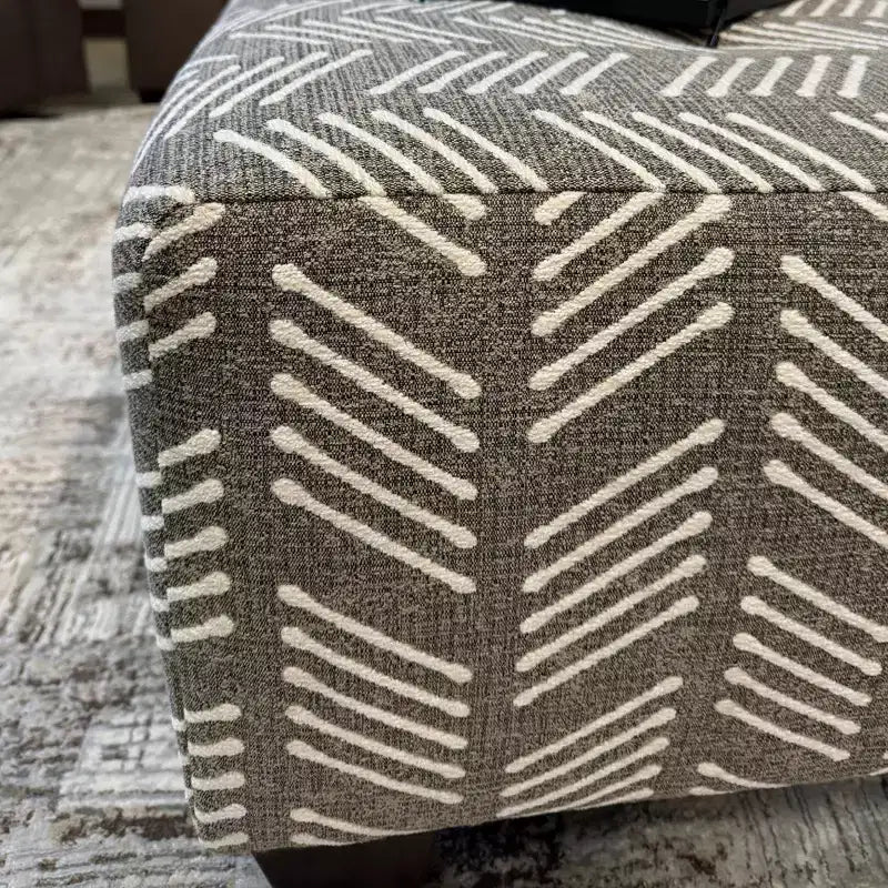 Pouf da salotto con rivestimento in tessuto spigato, 101,6 cm L x 63,5 cm P