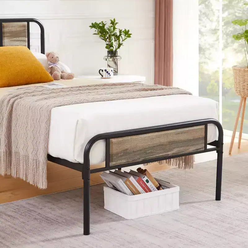 Struttura letto con testiera in legno industriale, piattaforma, capacità 300 kg