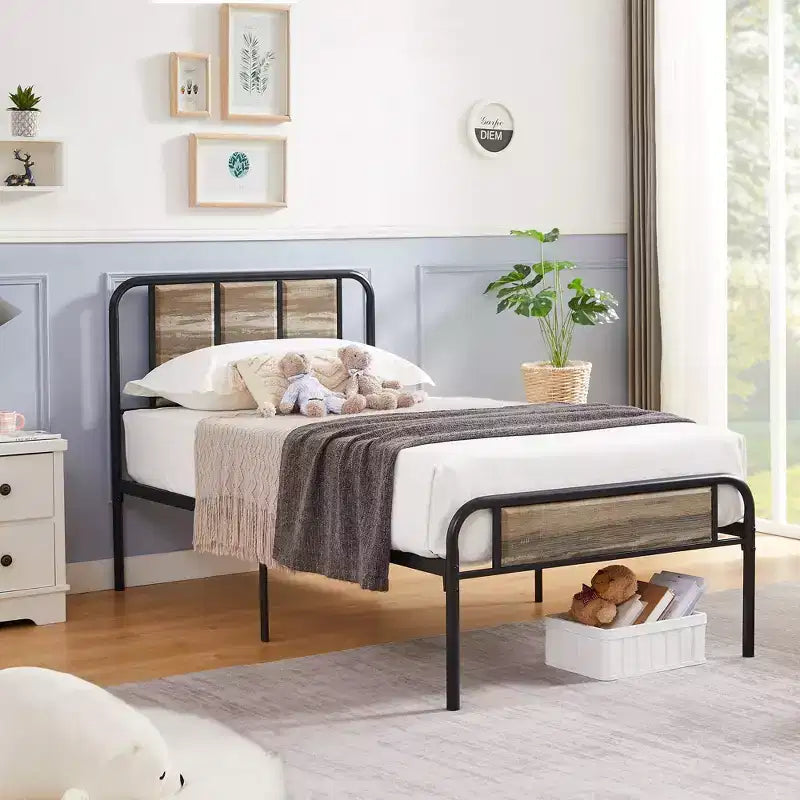 Struttura letto con testiera in legno industriale, piattaforma, capacità 300 kg