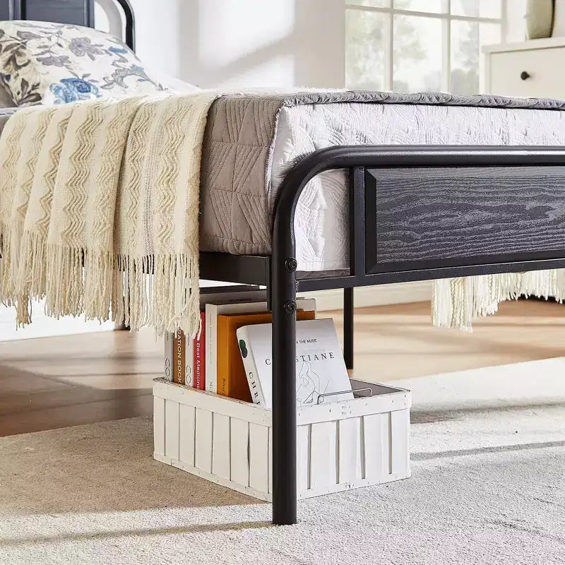 Struttura letto con testiera in legno industriale, piattaforma, capacità 300 kg
