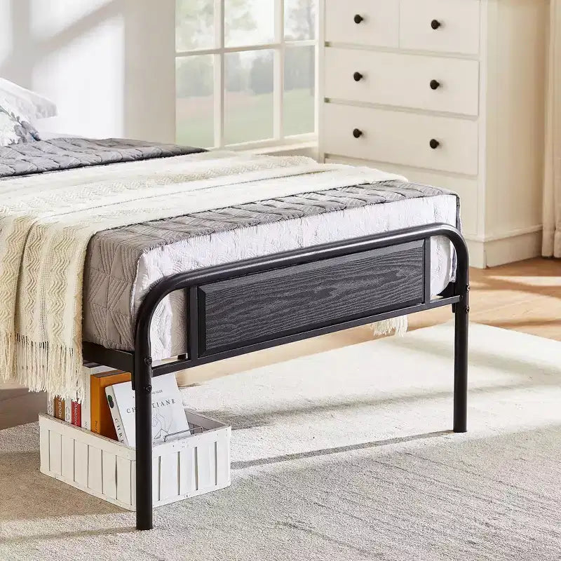 Struttura letto con testiera in legno industriale, piattaforma, capacità 300 kg